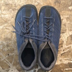 Altra Grafton Suede Approach Shoes